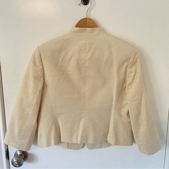 Ann Taylor cream blazer - Picture 2 of 3